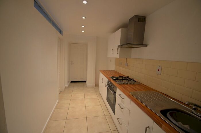 1 Bedroom Flat To Rent In Earl Place, Cardiff, CF5