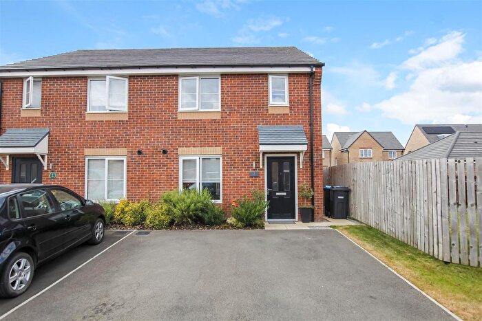 3 Bedroom Semi Detached House For Sale In Carmelite Close, Northallerton, DL6