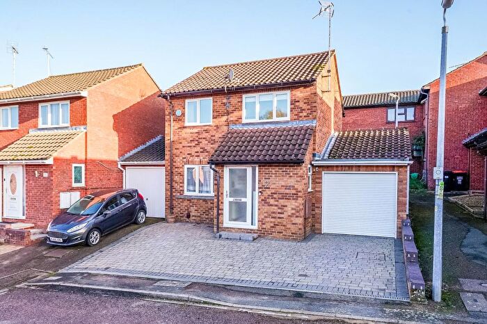 3 Bedroom Detached House For Sale In Croxley Court, Millbank, Leighton Buzzard, LU7