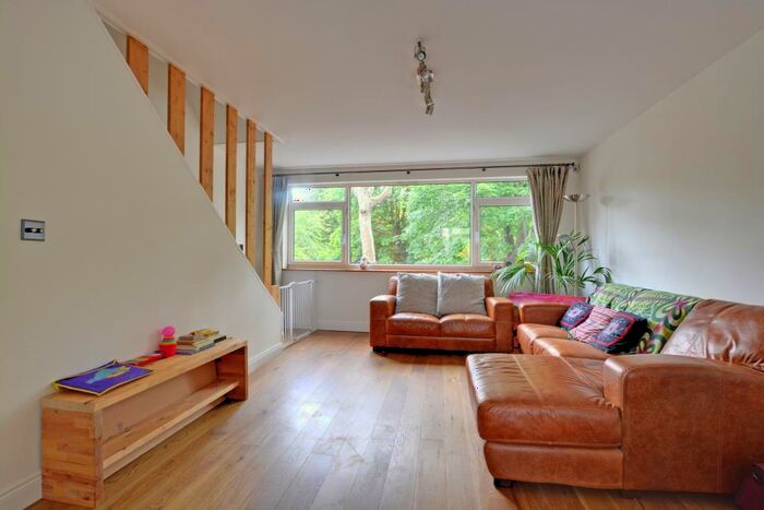 3 Bedroom House To Rent In Leyland Road, Lee, London, SE12