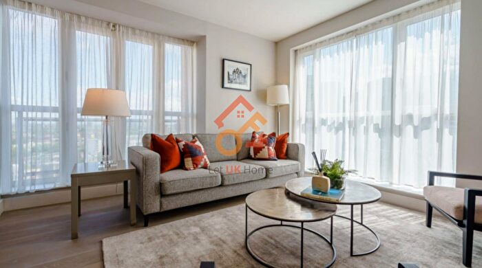 2 Bedroom Flat To Rent In Circus Apartments, Westferry Circus, London, E14