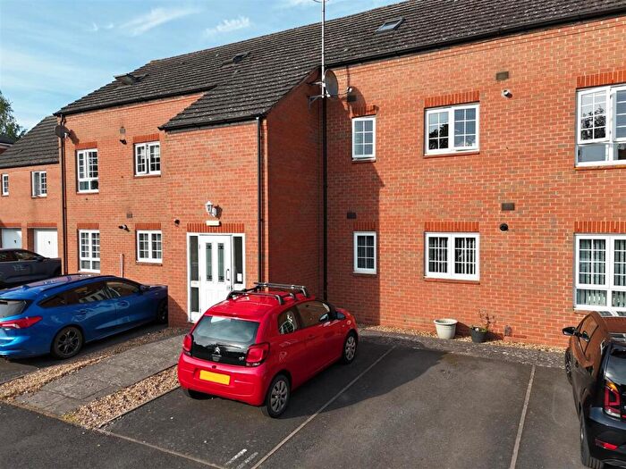 2 Bedroom Flat For Sale In Bluemels Drive, Wolston, CV8