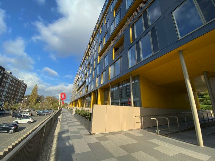 1 Bedroom Apartment To Rent In Saxton, The Avenue, Leeds, LS9