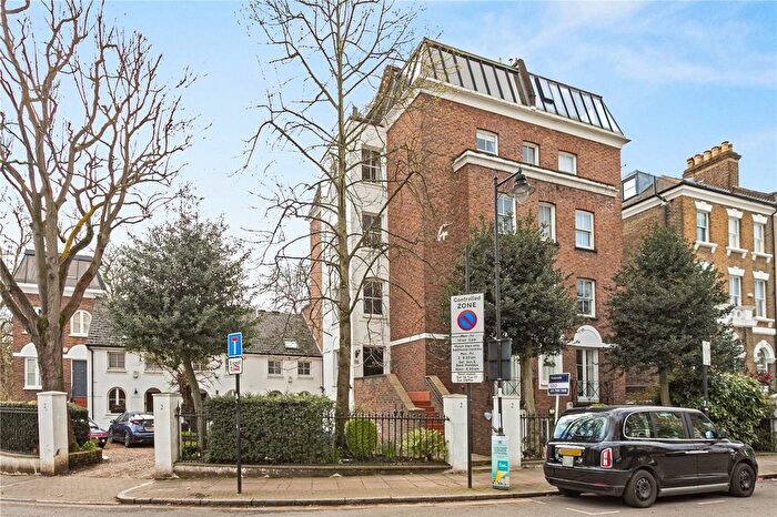 2 Bedroom Flat For Sale In Highbury Hill, London, N5
