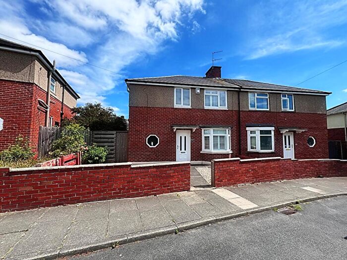 3 Bedroom Semi-Detached House For Sale In St. Peters Road, Wallsend, NE28