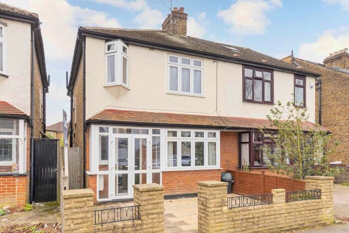 4 Bedroom Property To Rent In Grove Lane, Kingston Upon Thames KT1