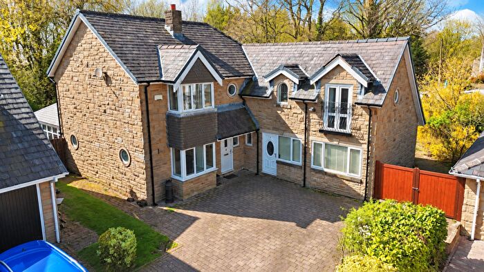 4 Bedroom Detached House To Rent In Olde Stoneheath Court, Long Lane, Heath Charnock, PR6