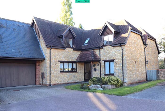 5 Bedroom Link Detached House For Sale In Thornborough, Buckingham, MK18
