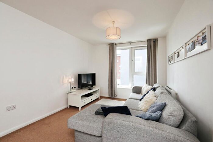 2 Bedroom Flat To Rent In Jim Driscoll Way, Caerdydd, CF11