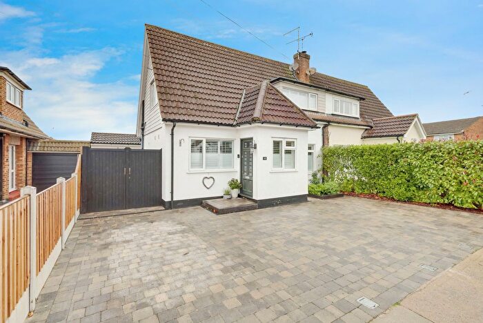 2 Bedroom Semi-Detached House For Sale In Napier Gardens, Benfleet, SS7
