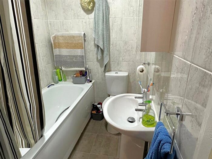 2 Bedroom Apartment To Rent In Cheltenham Road, Bristol, BS6