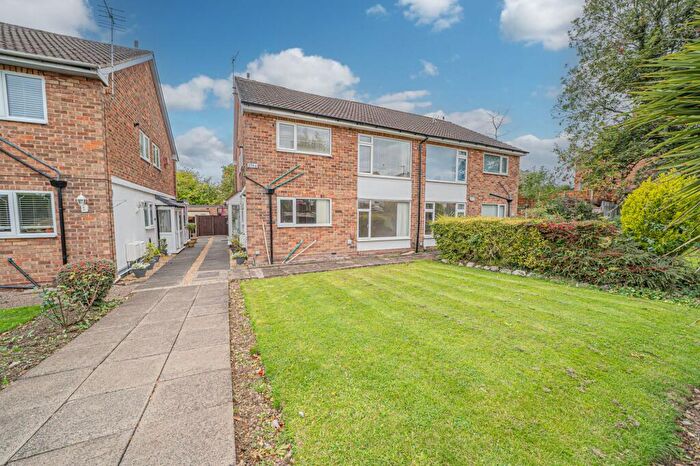 2 Bedroom Maisonette For Sale In Barn Lane, Olton, B92