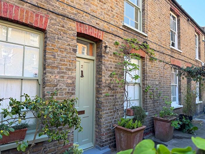 2 Bedroom Terraced House For Sale In Camberwell Grove, Camberwell, SE5