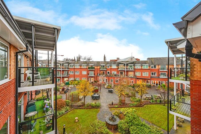 2 Bedroom Flat For Sale In Lower Sandford Street, Lichfield, WS13