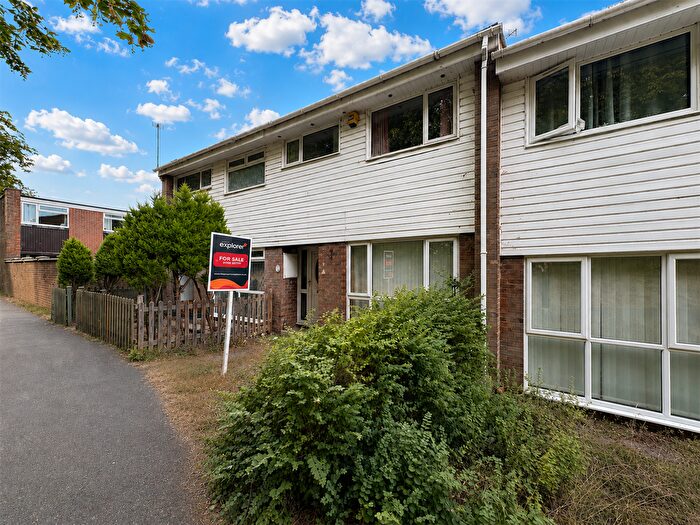 3 Bedroom Property For Sale In Simmons Walk, Basingstoke, RG21