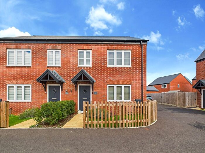 3 Bedroom Semi Detached House For Sale In Halfpenny Close, Twigworth, Gloucester, Tewkesbury, GL2