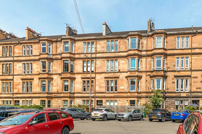 2 Bedroom Apartment For Sale In Albert Avenue, Queens Park, Glasgow, G42