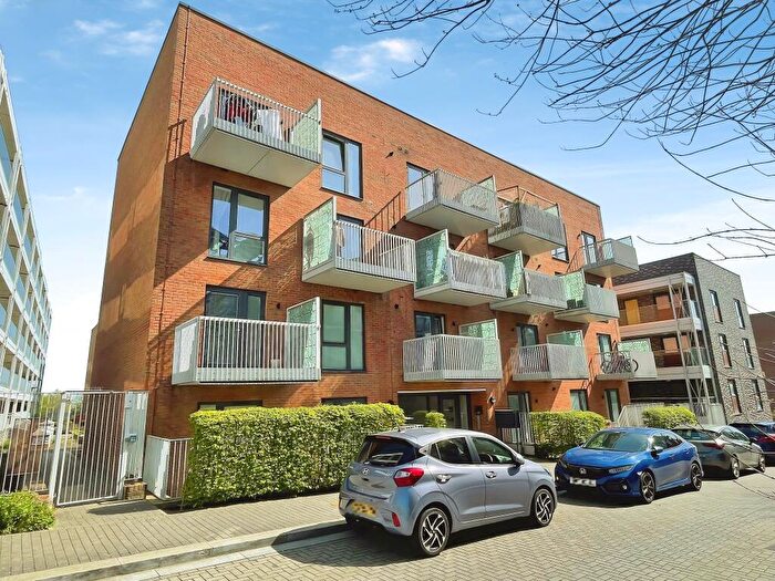 2 Bedroom Flat To Rent In Columbia Place, Campbell Park, Milton Keynes, MK9