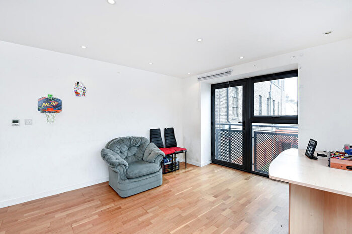 2 Bedroom Apartment To Rent In East Ham, E6