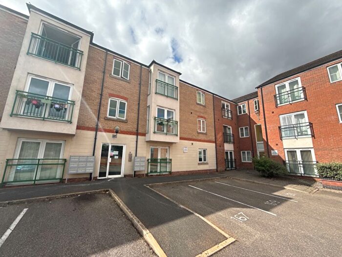 2 Bedroom Flat For Sale In Riverside Drive, Lincoln, LN5