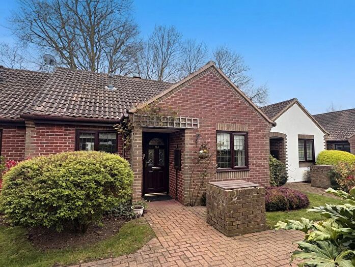 2 Bedroom Bungalow For Sale In Matterdale Gardens, Barming, Maidstone, ME16