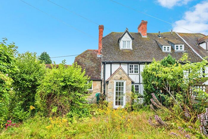 4 Bedroom Cottage For Sale In School Yard, Stadhampton, Oxford, OX44