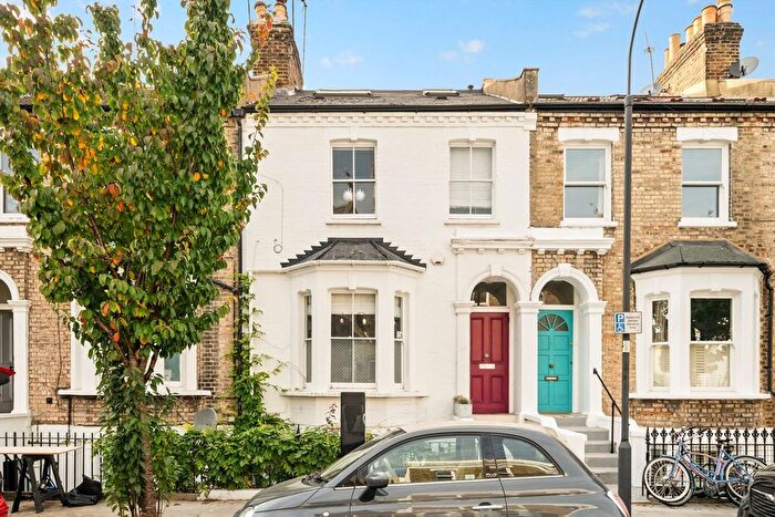 1 Bedroom Flat For Sale In Greenside Road, Shepherds Bush, W12