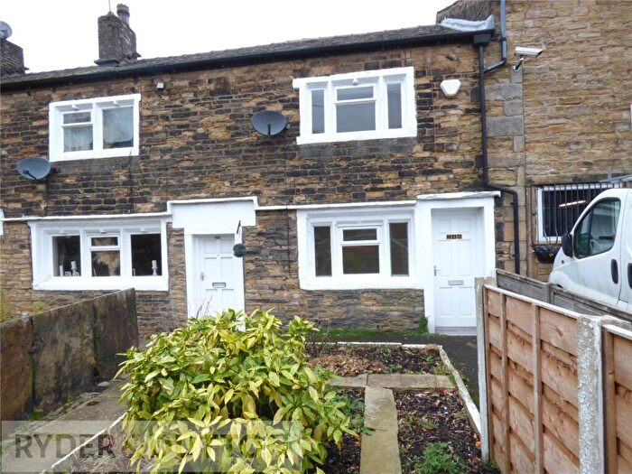 2 Bedroom Terraced House To Rent In Edenfield Road, Passmonds, Rochdale, OL11