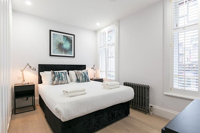1 Bedroom Flat To Rent In Shaftesbury Avenue, London, W1D