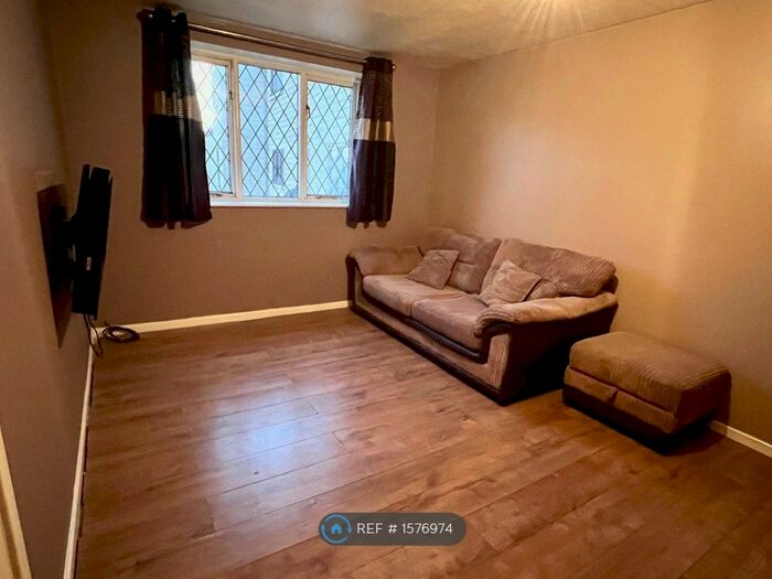 2 Bedroom Flat To Rent In Bridgeman House, Farnworth, Bolton, BL4