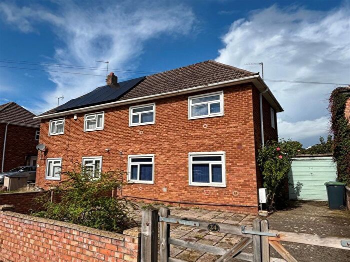 2 Bedroom Semi-Detached House For Sale In Broomfield, Chippenham, SN15