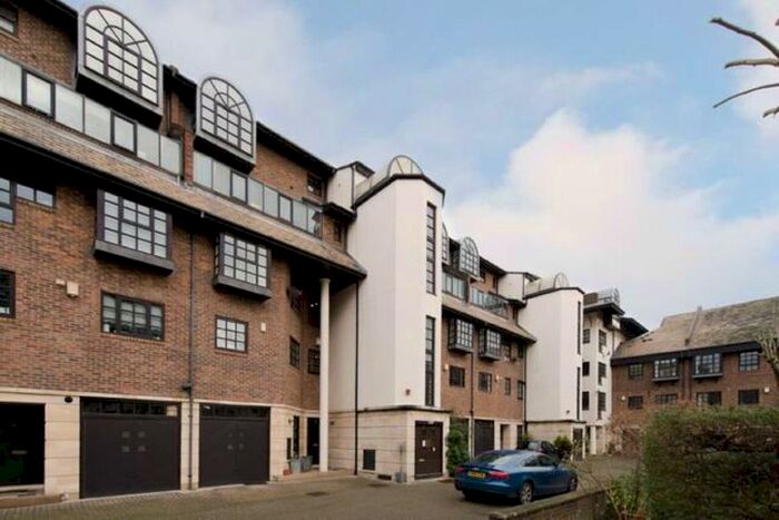 3 Bedroom Property To Rent In Rope Street, London, SE16