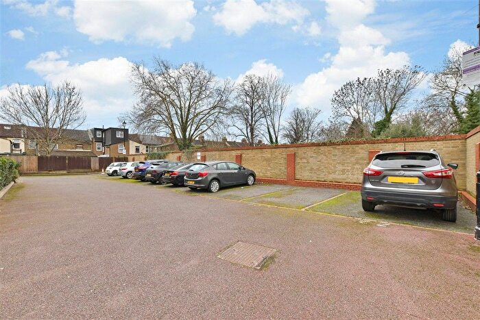 2 Bedroom Flat For Sale In Queensberry Place, Manor Park, E12