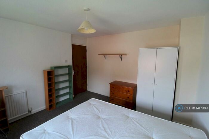 4 Bedroom Semi-Detached House To Rent In Finch Close, Hatfield, AL10
