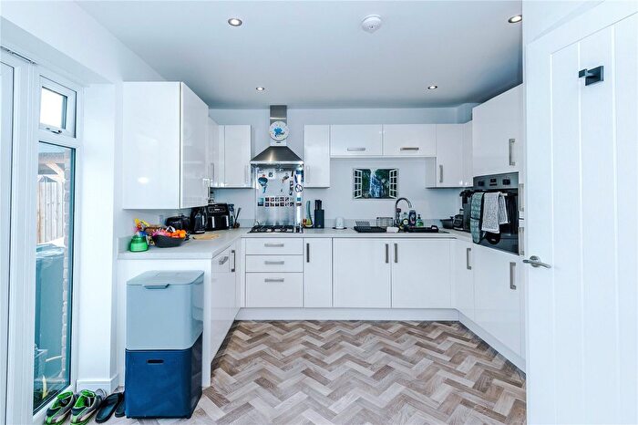 3 Bedroom Semi-Detached House For Sale In Railway Road, Horwich, Bolton, BL6