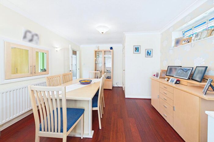 4 Bedroom Bungalow For Sale In Link Rise, Corfe Mullen, Wimborne, Dorset, BH21 - Photo 10