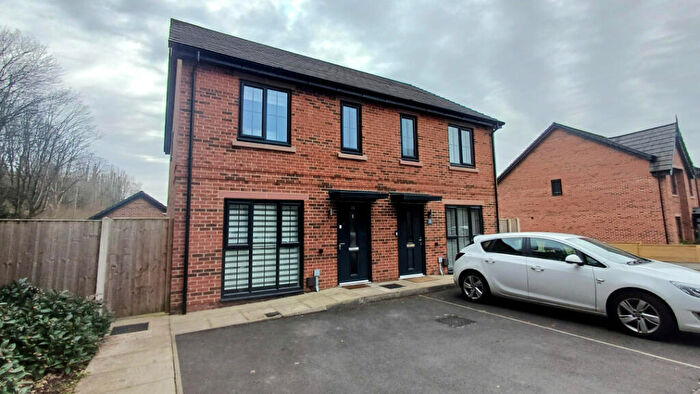 3 Bedroom Semi Detached House For Sale In Irwell Drive, Salford, M7