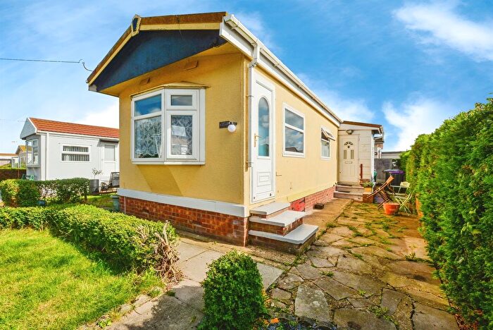 1 Bedroom Mobile/park Home For Sale In Whitehaven Park, Ingoldmells, Skegness, PE25