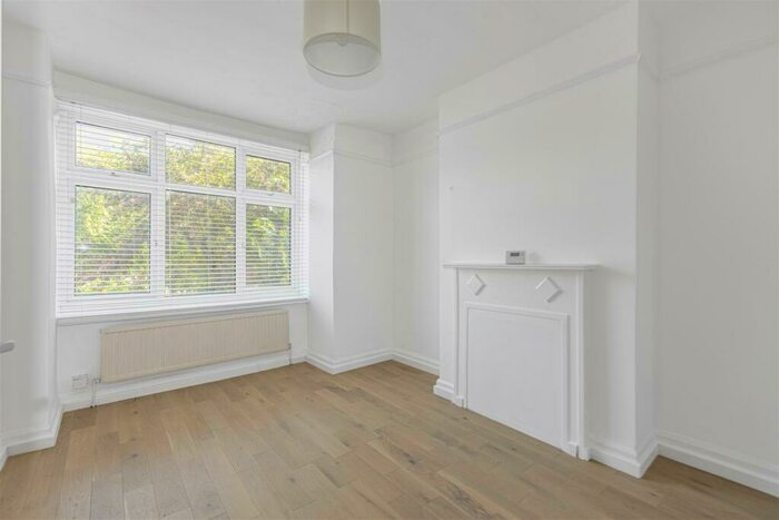 1 Bedroom Flat To Rent In Franklyn Road, Queens Park, NW10