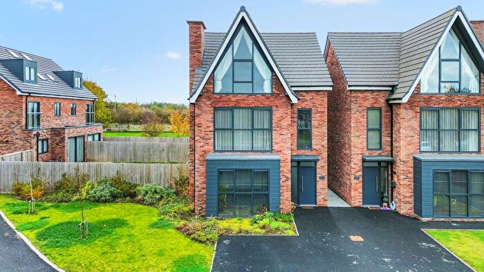 4 Bedroom Detached House To Rent In Warrington Road, Bold Heath, WA8