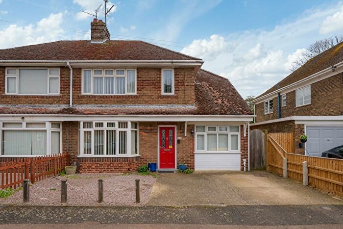 4 Bedroom Semi Detached House For Sale In Hillburn Road, Wisbech, PE13