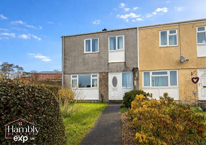 3 Bedroom Semi-Detached House For Sale In Bro Myrddin, Carmarthen, SA31