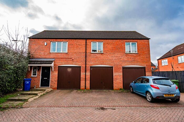 2 Bedroom Flat For Sale In Danes Close, Grimsby, DN32