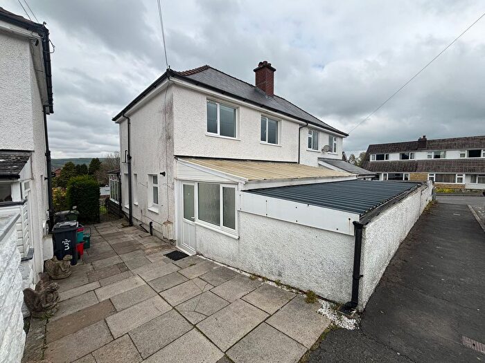 3 Bedroom Semi-Detached House To Rent In Oxford Avenue, Llandrindod Wells, LD1