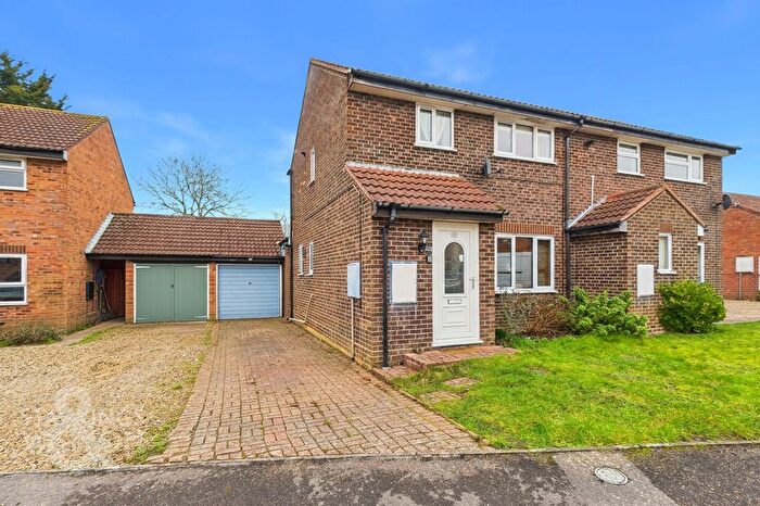 3 Bedroom Semi-Detached House For Sale In Otter Drive, Mulbarton, Norwich, NR14
