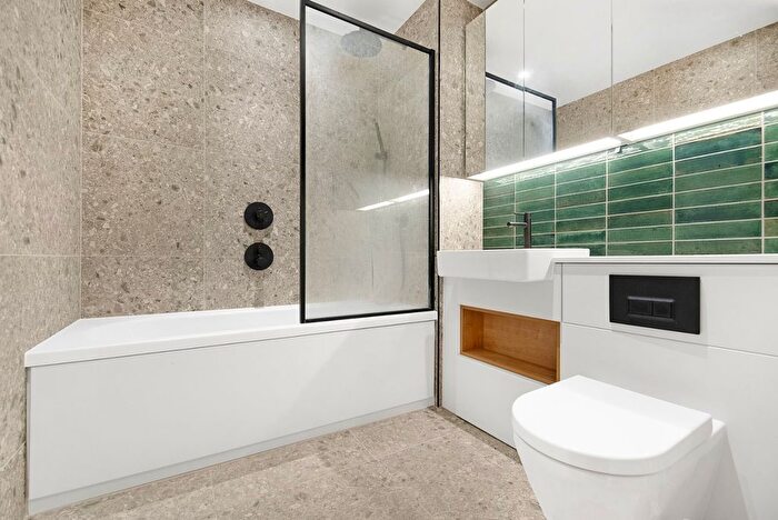 1 Bedroom Flat To Rent In Belfield Mansions, Heygate Street, SE17