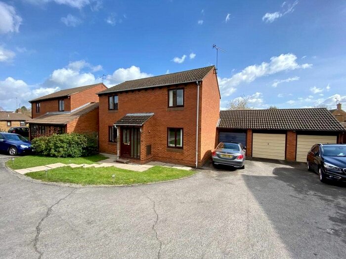 4 Bedroom Detached House To Rent In Allonby Close, Lower Earley, Reading, Berkshire, RG6