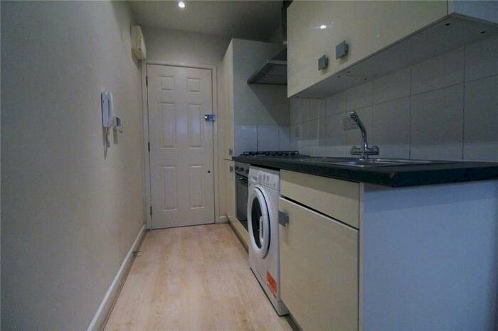 Apartment To Rent In Finchley Road, Temple Fortune, NW11