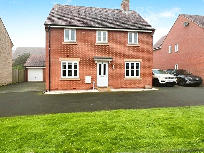 4 Bedroom Detached House To Rent In Walker Drive, SN7