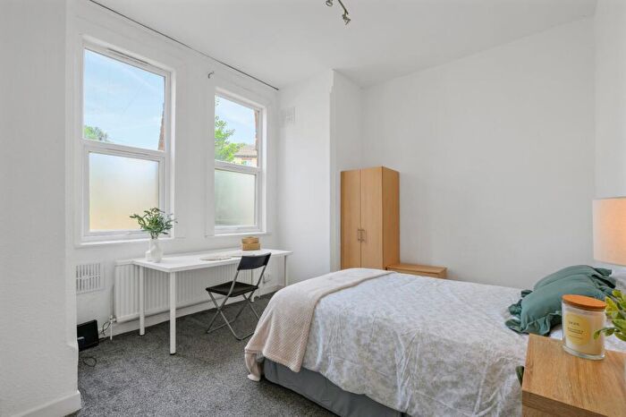 2 Bedroom Flat To Rent In Arthur Street, Arboretum, Nottingham, NG7